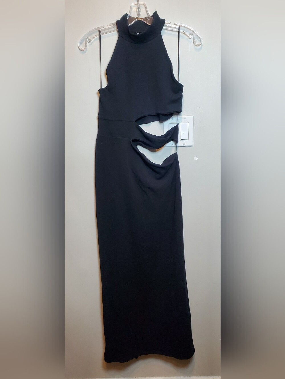 54. NWT - ZARA Black Fitted Cutout Maxi Dress - Picture 4 of 8